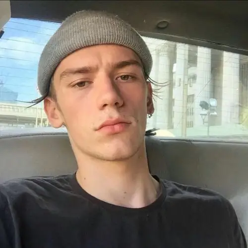 6686体育app铁牌作者Oberon