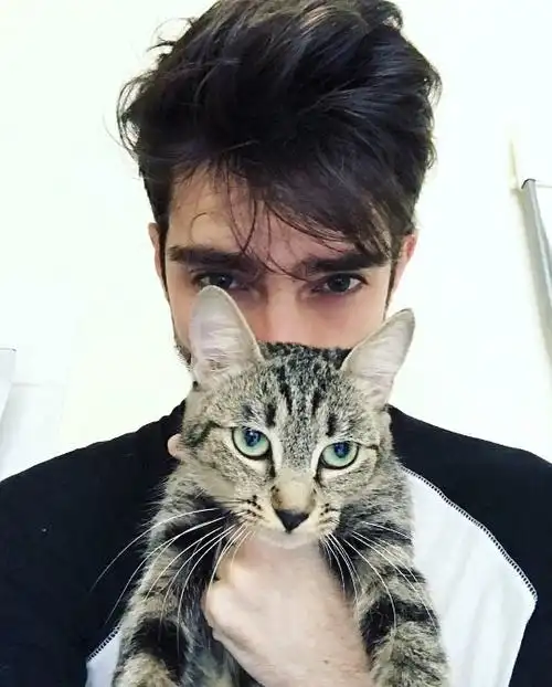 6686体育app铁牌作者Isabelle