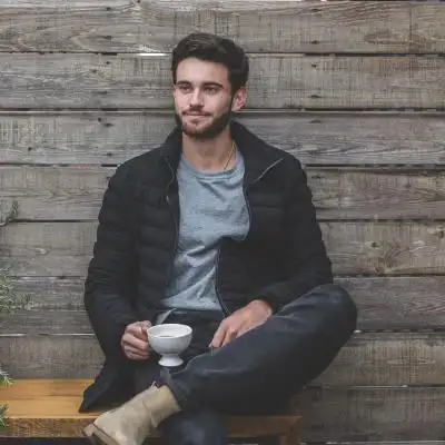 6686体育app高级作者Clifford