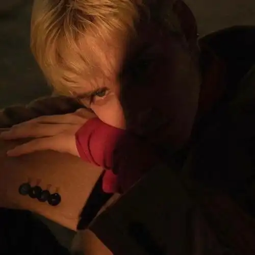 6686体育app铁牌作者Helena