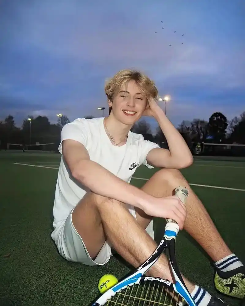 6686体育app铁牌作者Harriet