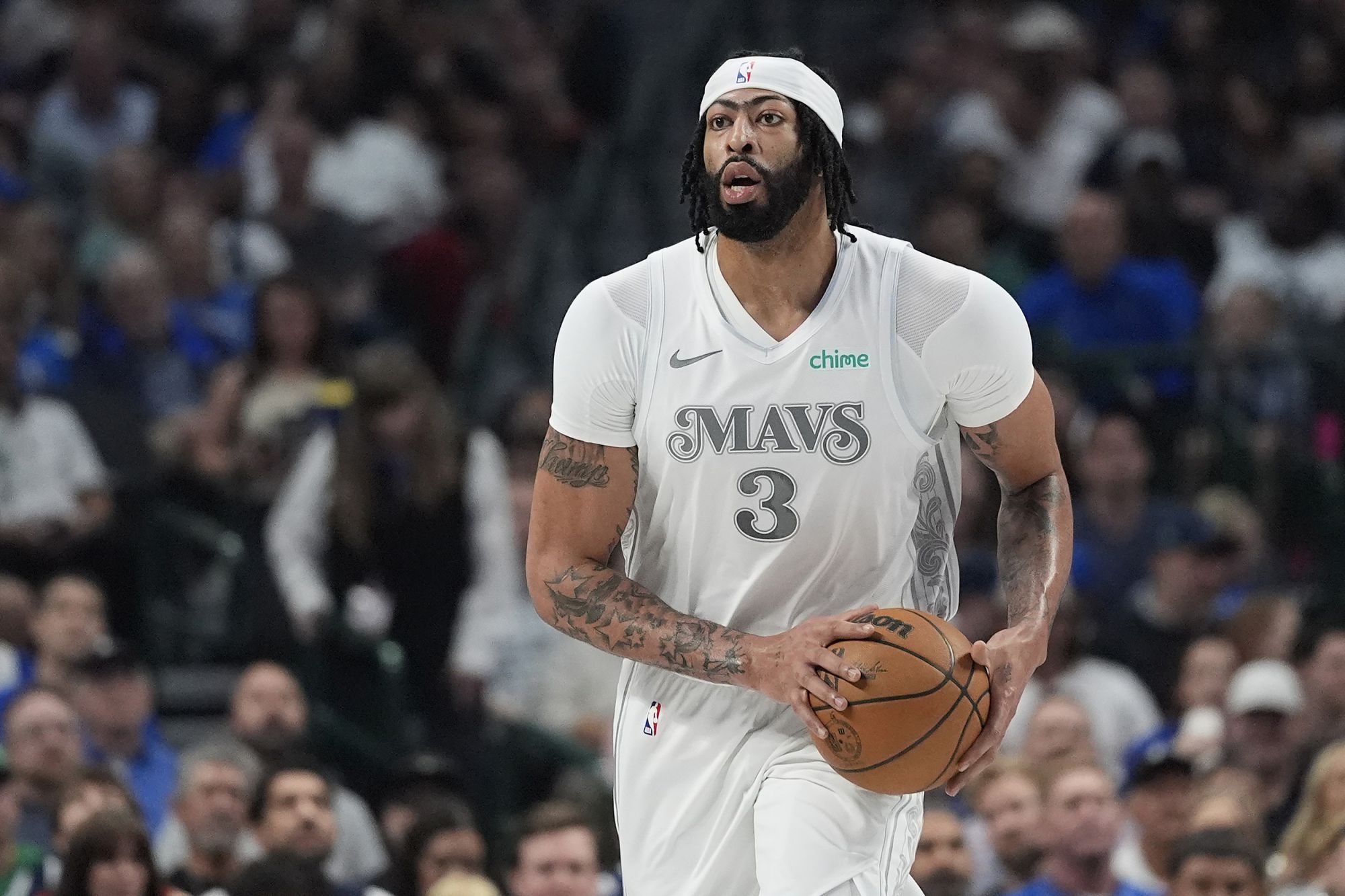 美记：浓眉在独行侠出战场次不如东契奇上赛季在湖人的30+多